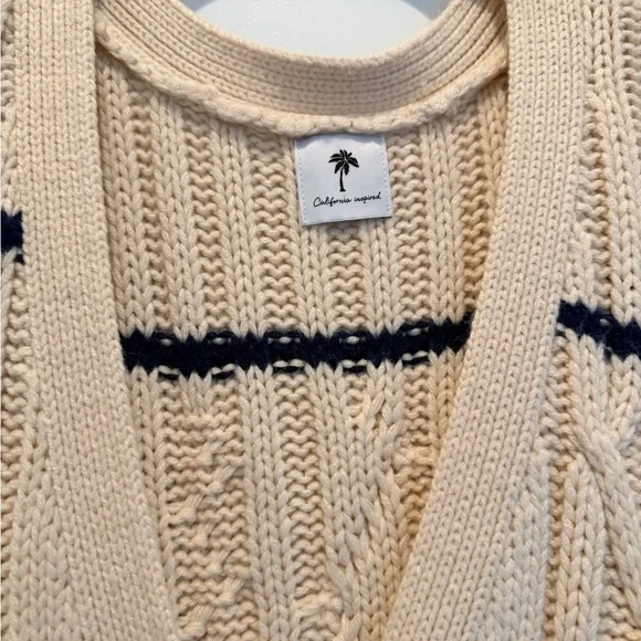 The Westside Cream and Black Cable Knit Cardigan oversized fit - Picture 3 of 5